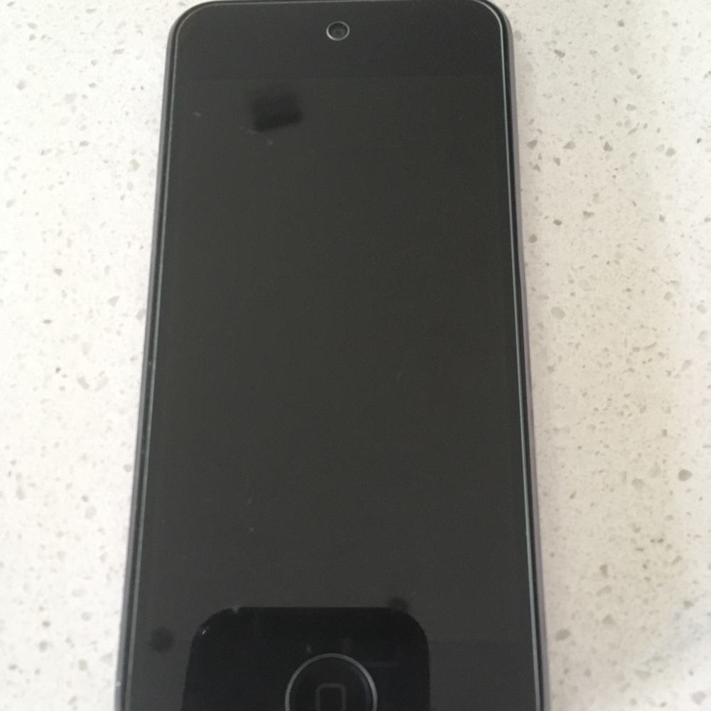Ipod Touch 5th Generation - image 2
